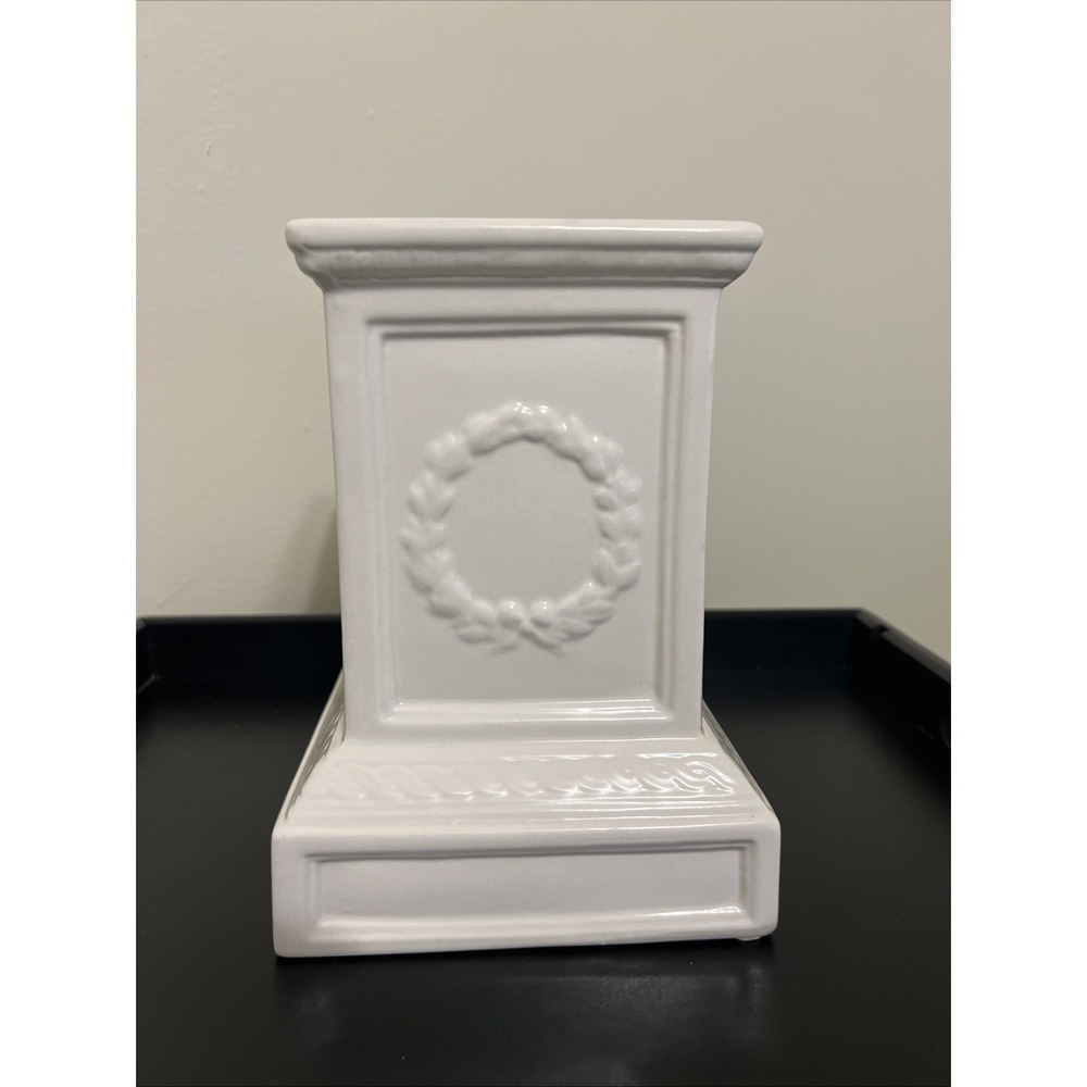 Vintage White Ceramics Bombay Pedestal Planter Stand Embossed Holiday Wreath 8"